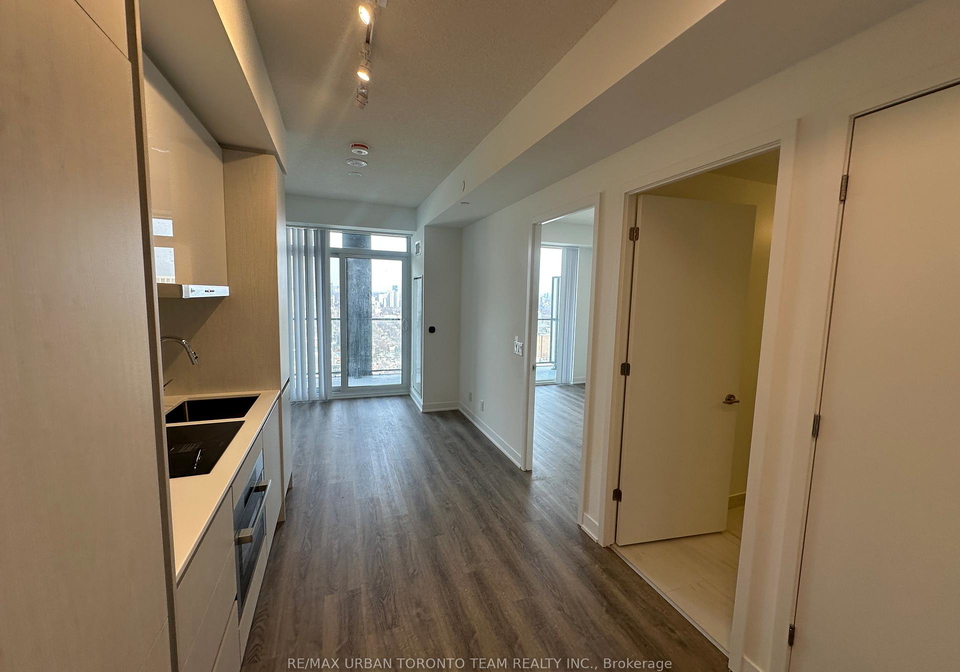180-front-street-e-toronto-ontario-c12986586