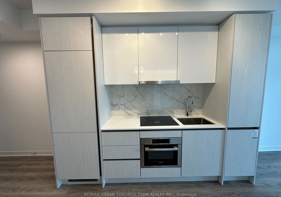 180-front-street-e-toronto-ontario-c12986586