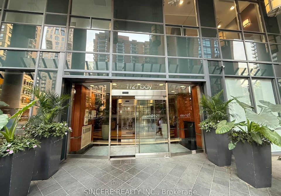 1121-bay-street-toronto-ontario-c12986644