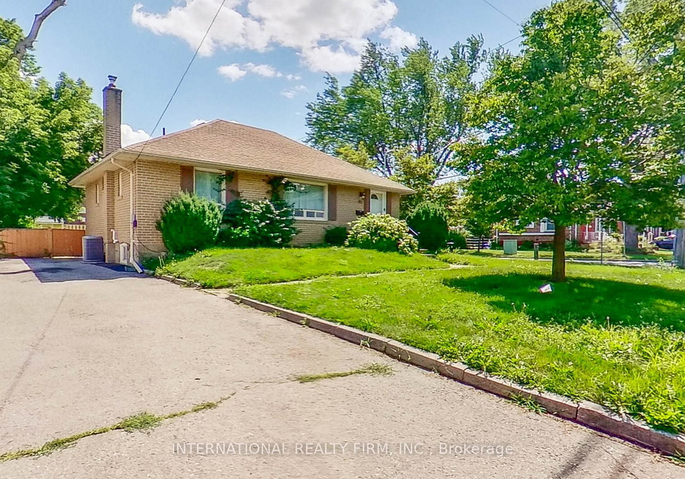 85-churchill-avenue-toronto-ontario-c12986718