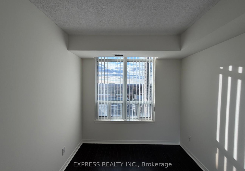 8-hillcrest-avenue-north-york-ontario-c12986918