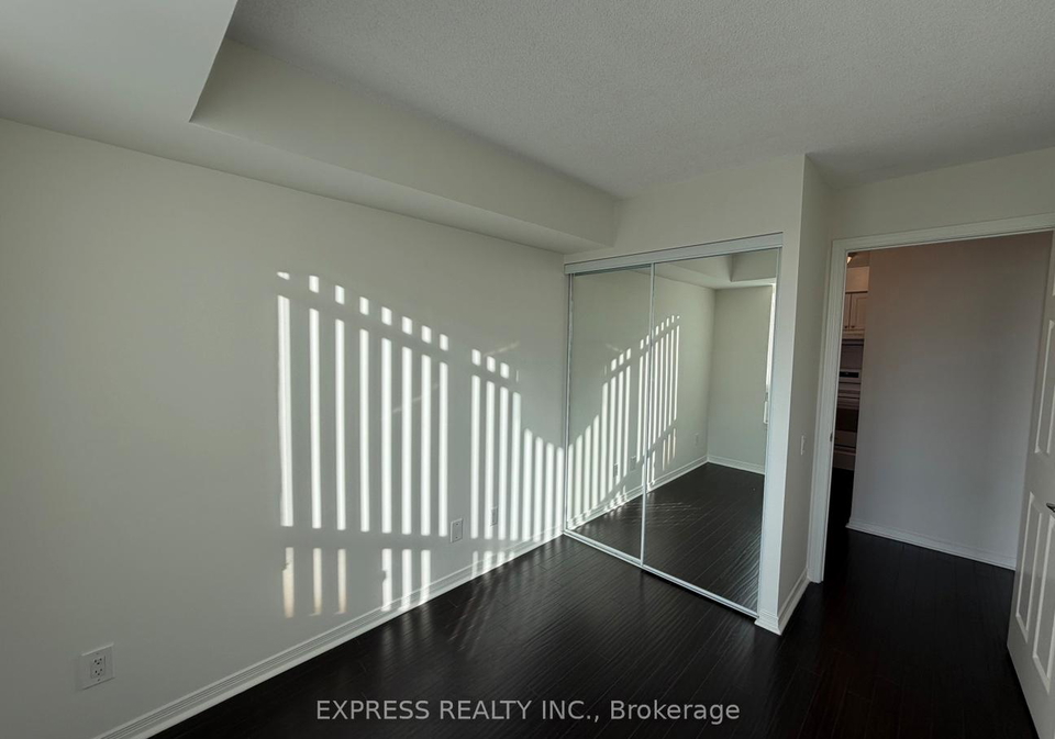 8-hillcrest-avenue-north-york-ontario-c12986918