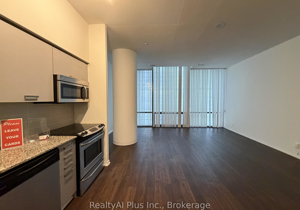 832-bay-street-toronto-ontario-c12986940