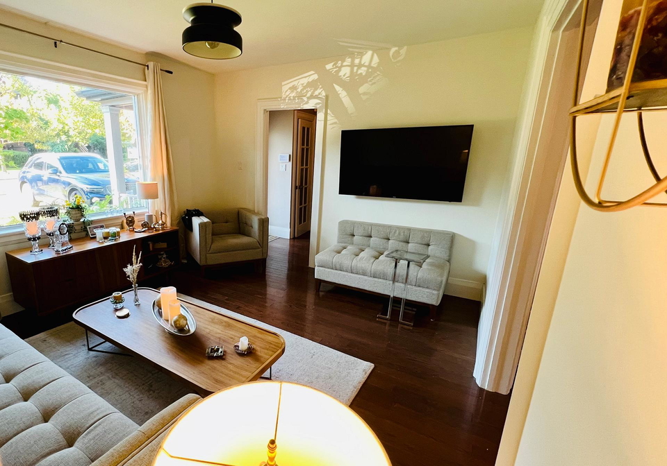 372-roehampton-avenue-toronto-ontario-c12987026