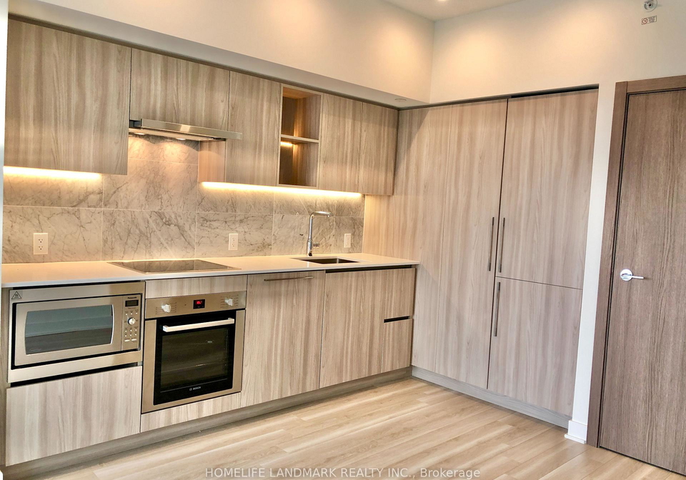 19-bathurst-street-toronto-ontario-c12987268