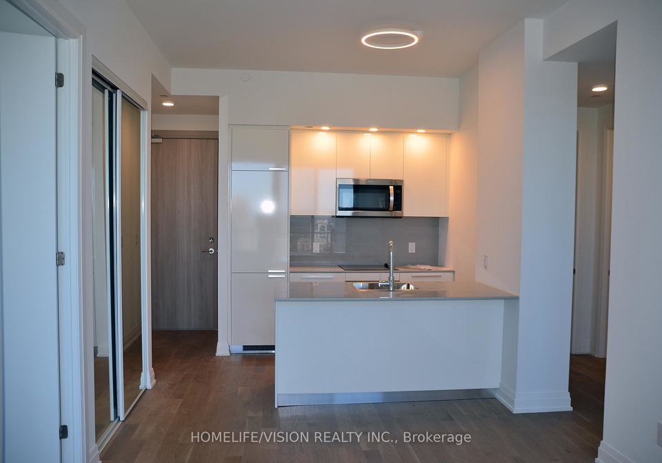75-canterbury-place-toronto-ontario-c12987292