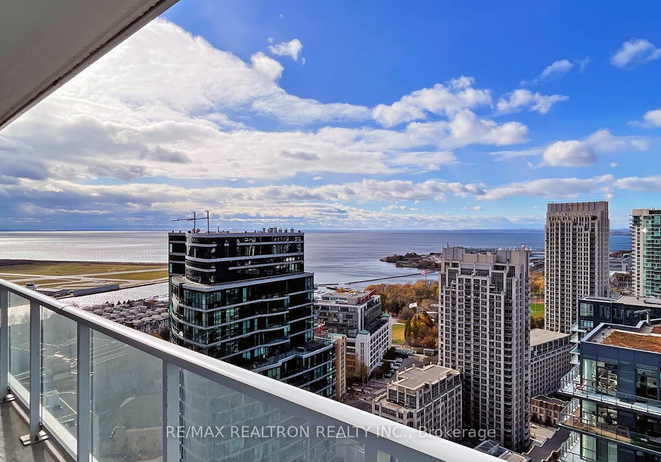 19-bathurst-street-toronto-ontario-c12987452