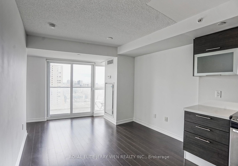 386-yonge-street-toronto-ontario-c12987466