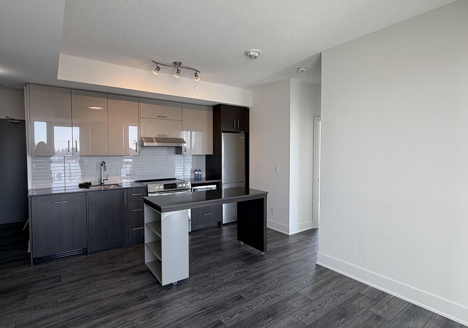 188-fairview-mall-drive-north-york-ontario-c12987552