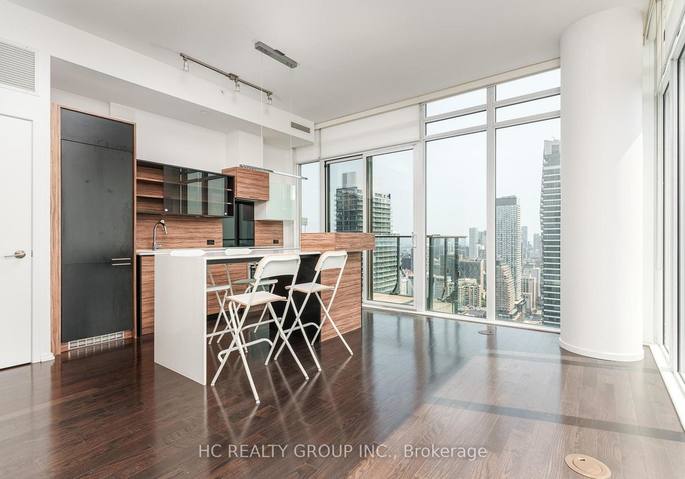 75-st-nicholas-street-toronto-ontario-c12987654