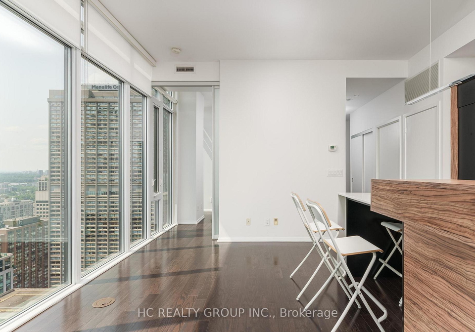 75-st-nicholas-street-toronto-ontario-c12987654
