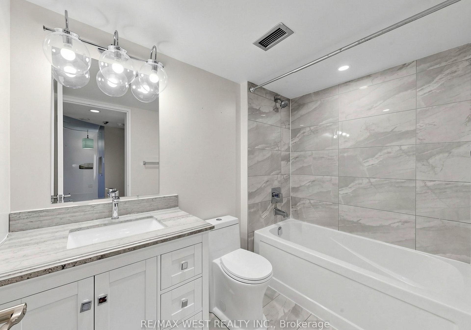 725-king-street-w-toronto-ontario-c12987754