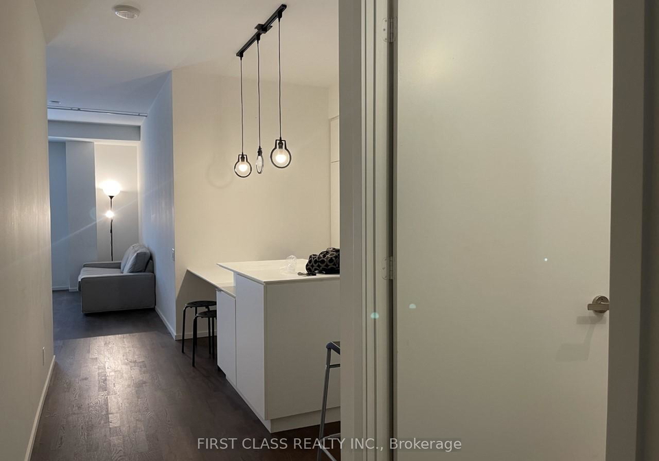 5-st-joseph-street-toronto-ontario-c12988010