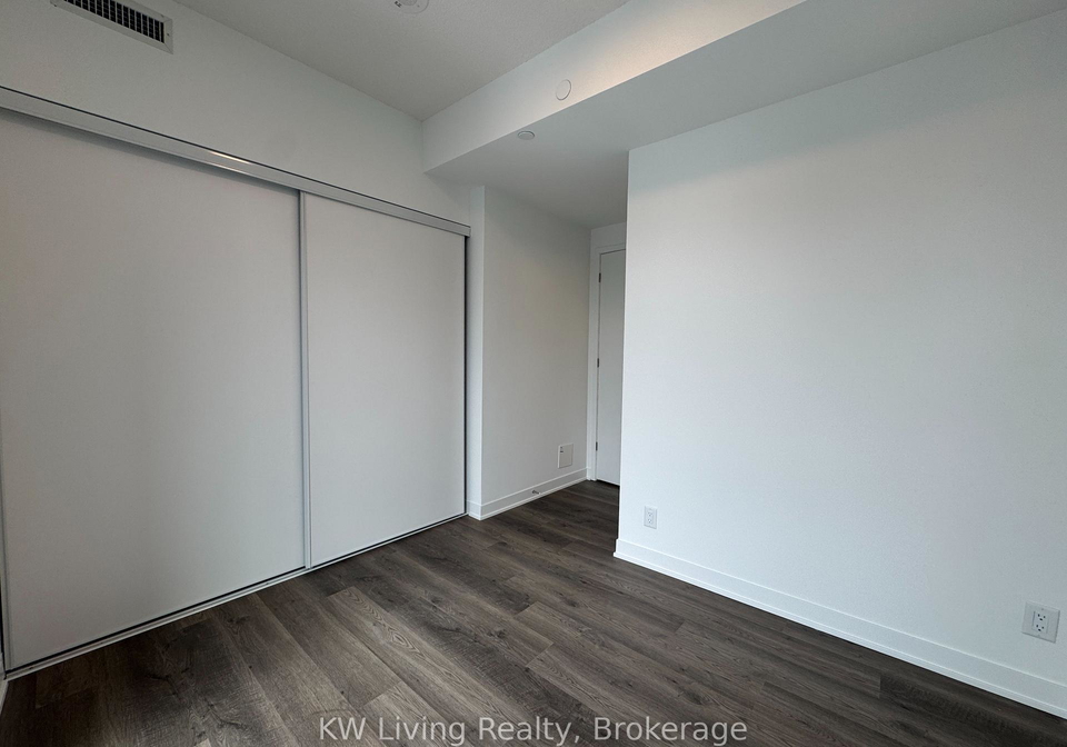 180-front-street-e-toronto-ontario-c12988430