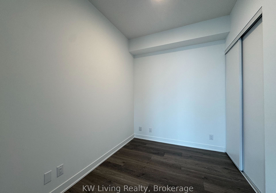 180-front-street-e-toronto-ontario-c12988430