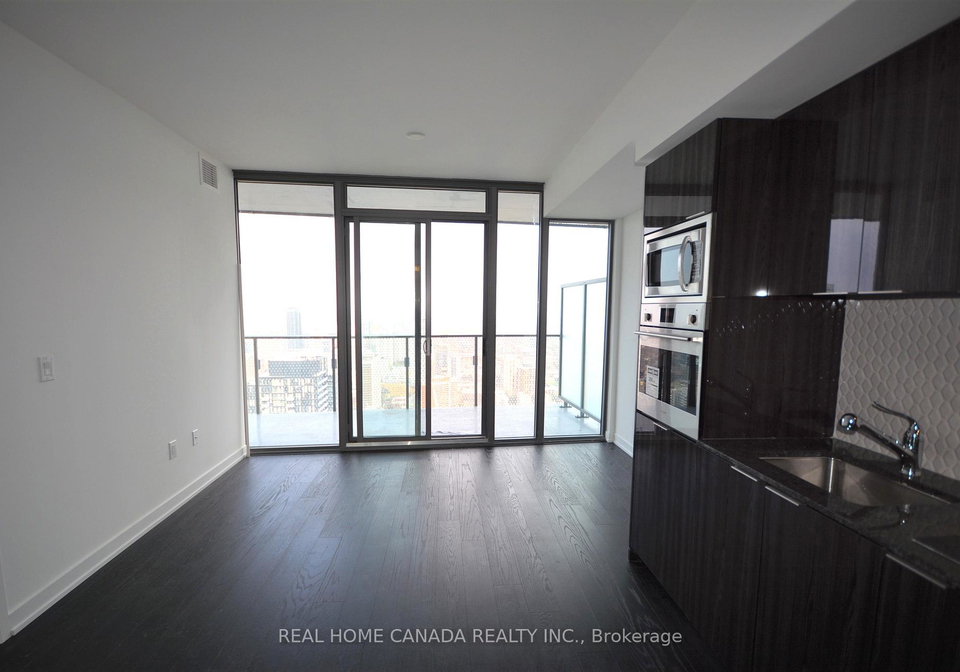 11-wellesley-street-w-toronto-ontario-c12988436