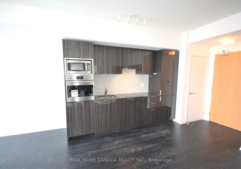 11-wellesley-street-w-toronto-ontario-c12988436