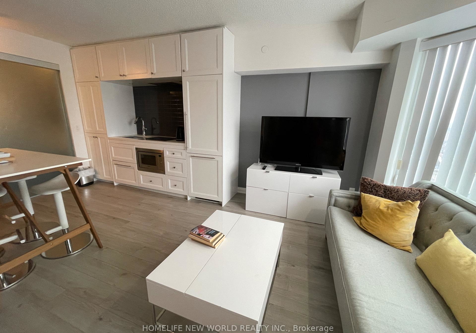 155-yorkville-avenue-toronto-ontario-c12988640