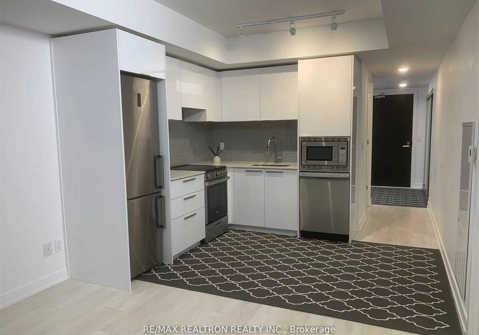501-yonge-street-toronto-ontario-c12988840