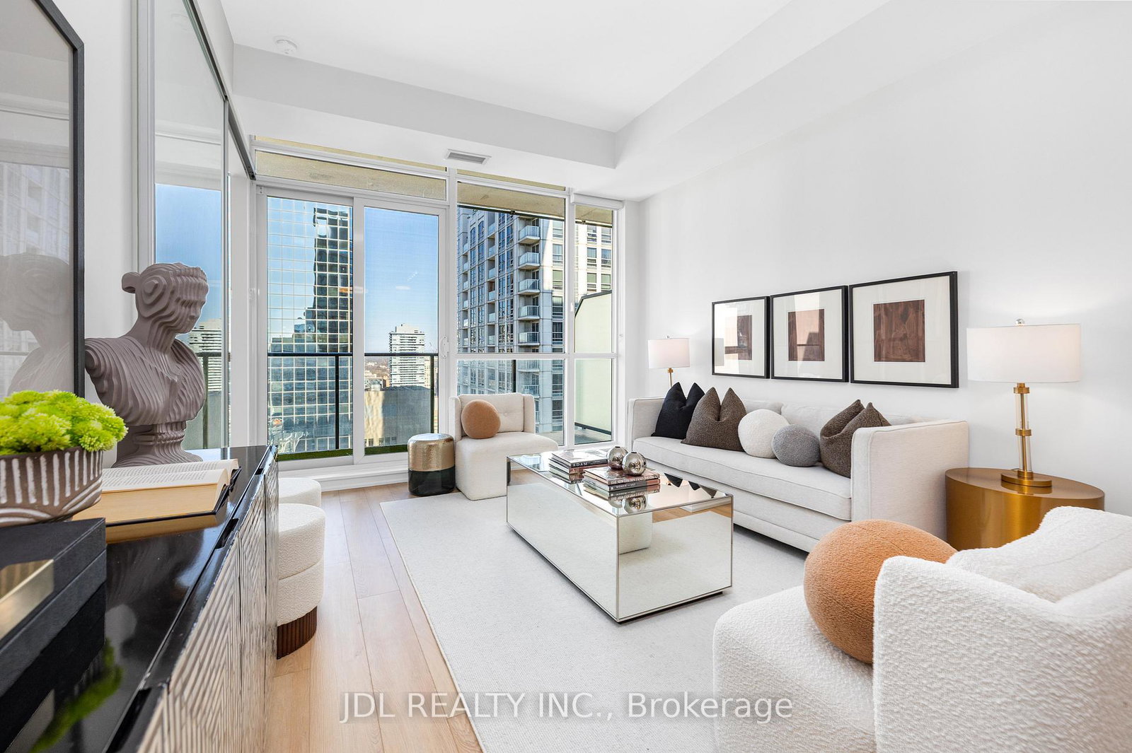 770-bay-street-toronto-ontario-c12989204
