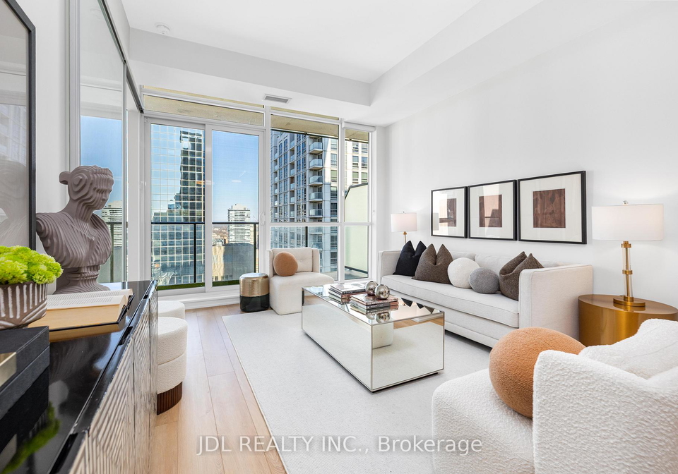 770-bay-street-toronto-ontario-c12989204