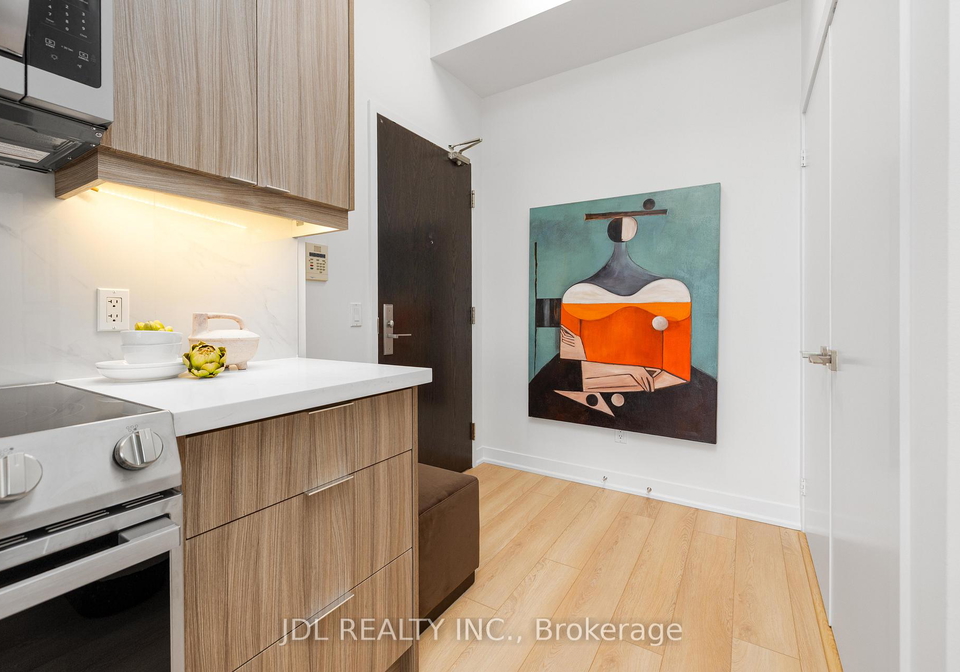 770-bay-street-toronto-ontario-c12989204
