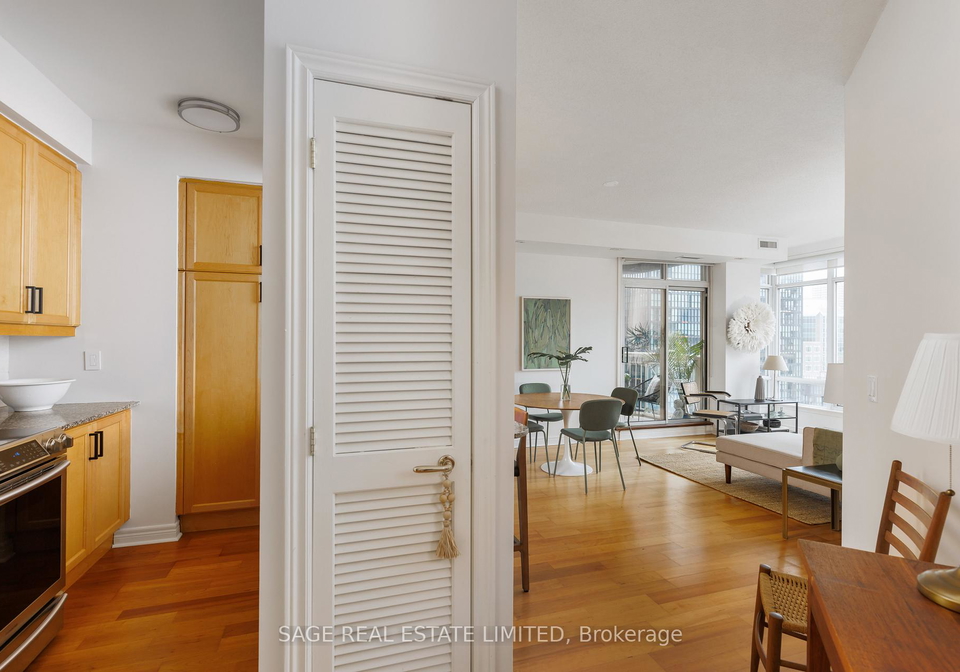 100-hayden-street-toronto-ontario-c12989272