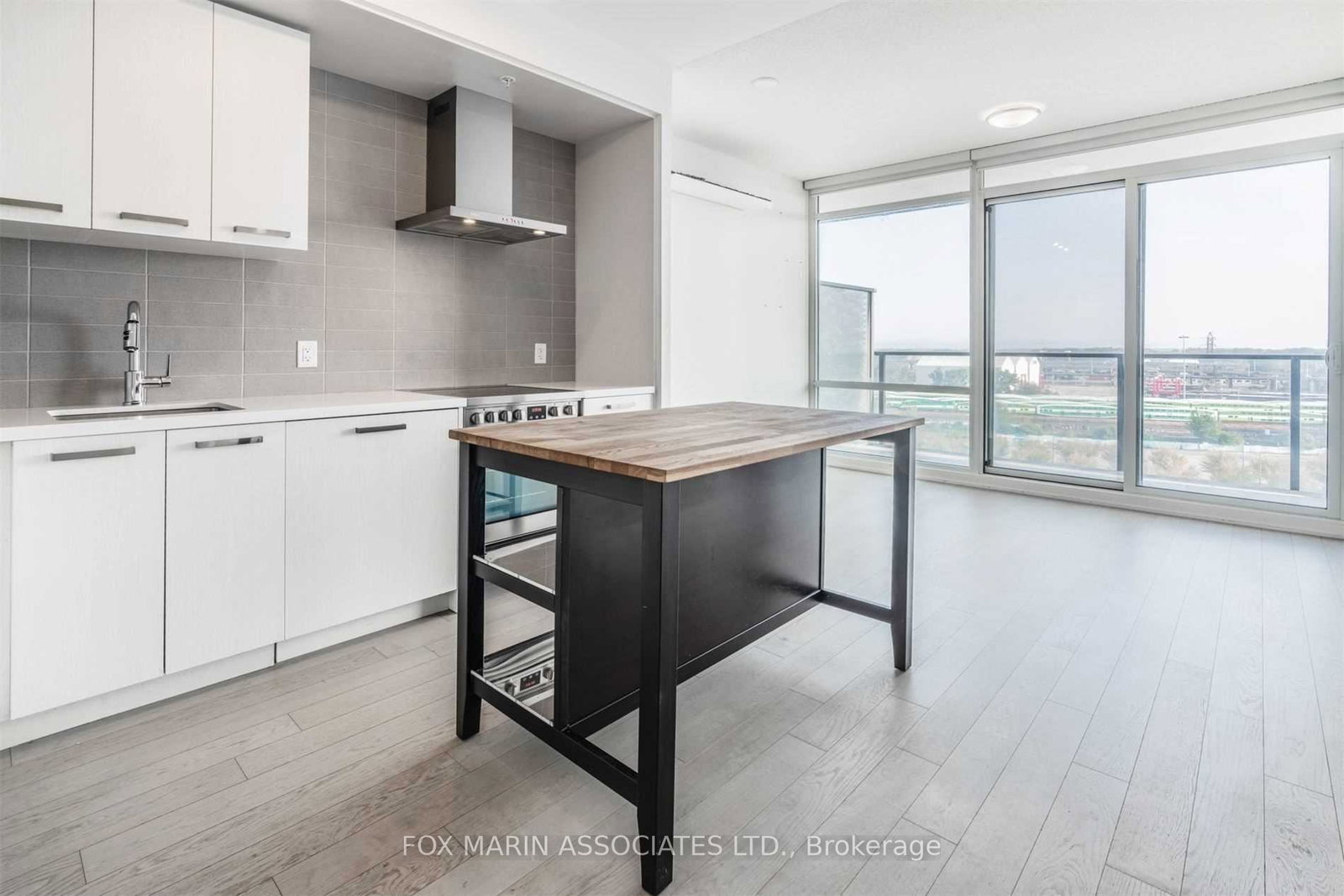 120-bayview-avenue-toronto-ontario-c12989346