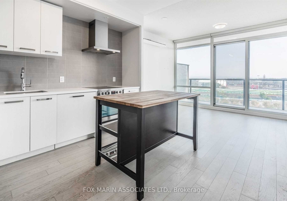 120-bayview-avenue-toronto-ontario-c12989346