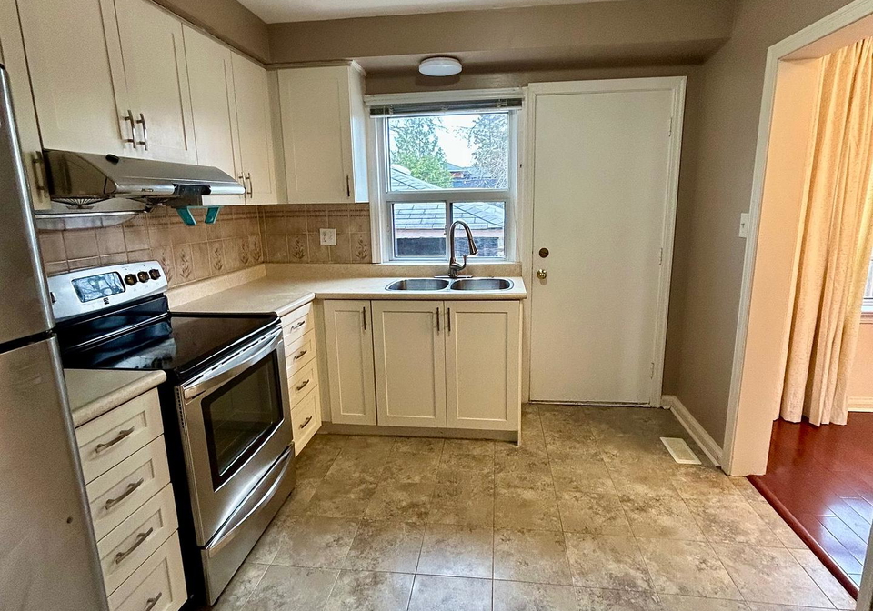 41-daleside-crescent-north-york-ontario-c12989788