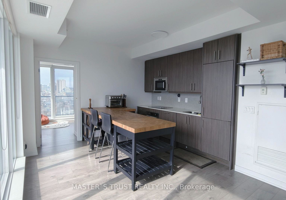 297-college-street-toronto-ontario-c12989868