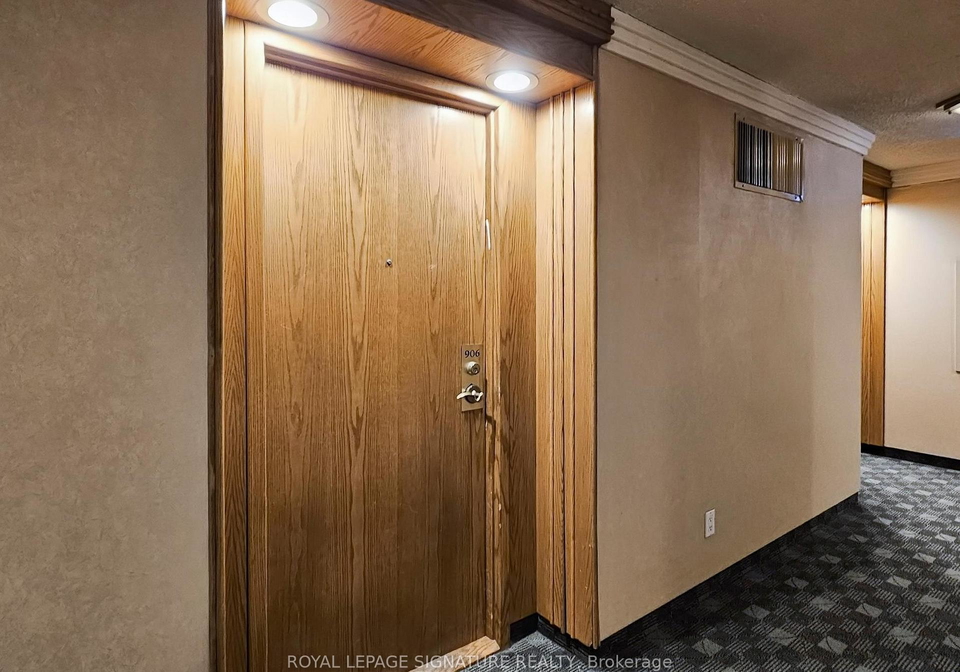 18-hollywood-avenue-north-york-ontario-c12990552