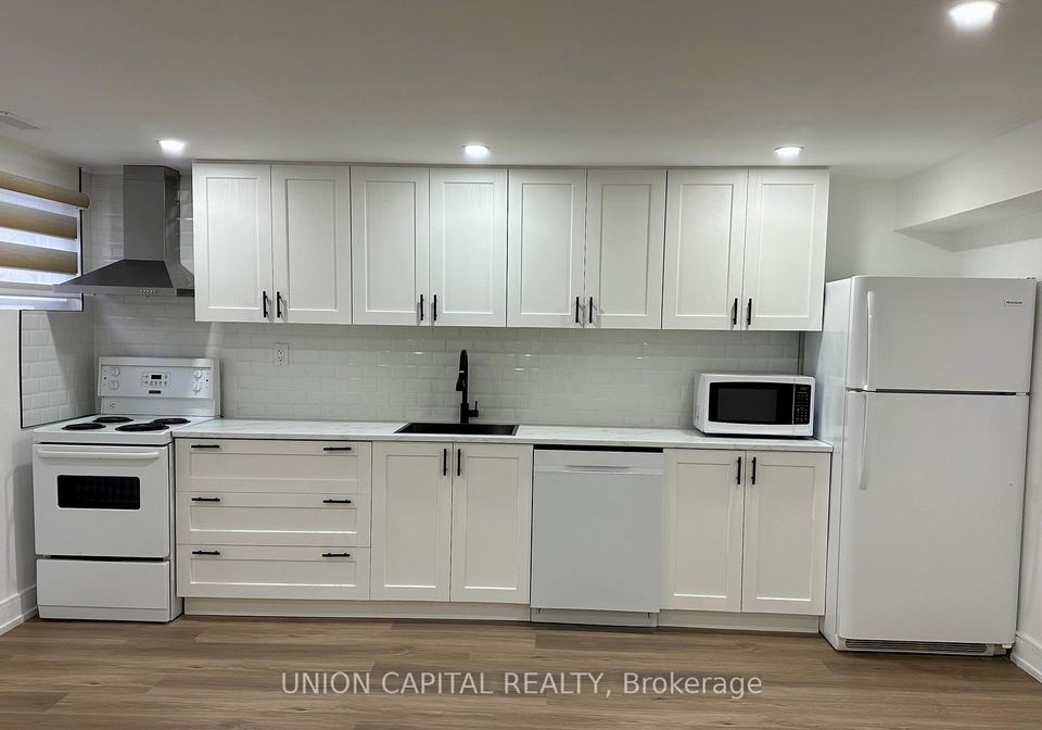29-broadlands-boulevard-north-york-ontario-c12990660