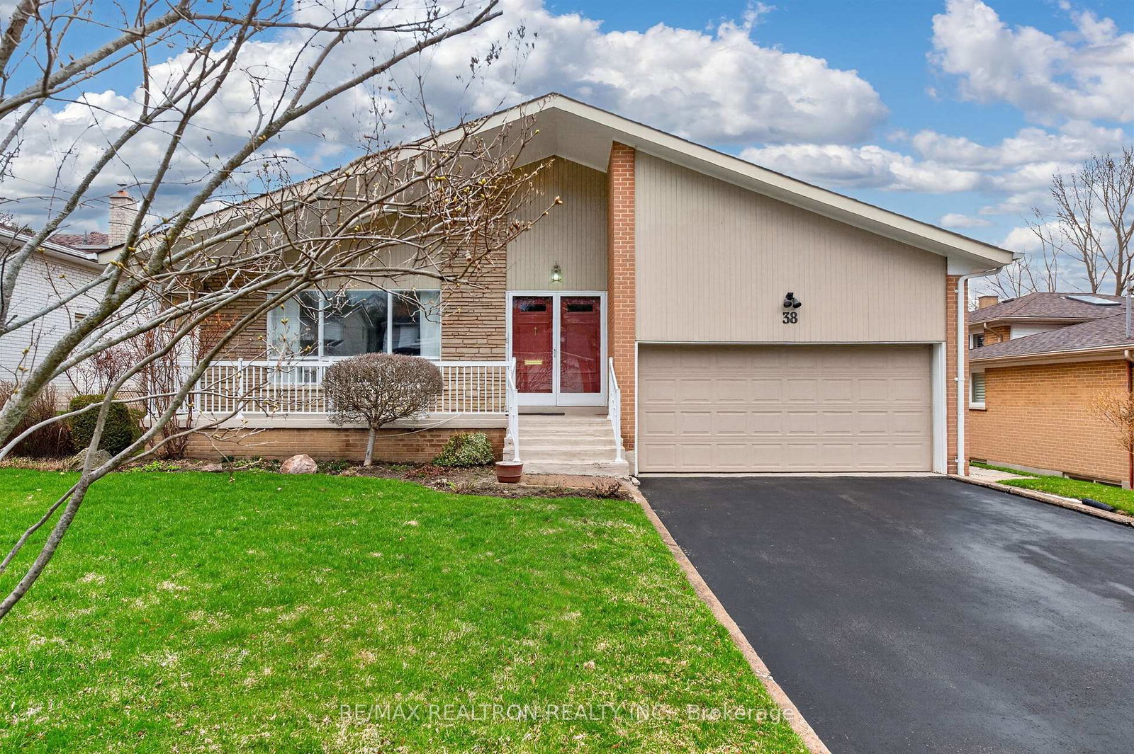 38-colonnade-road-north-york-ontario-c12990704