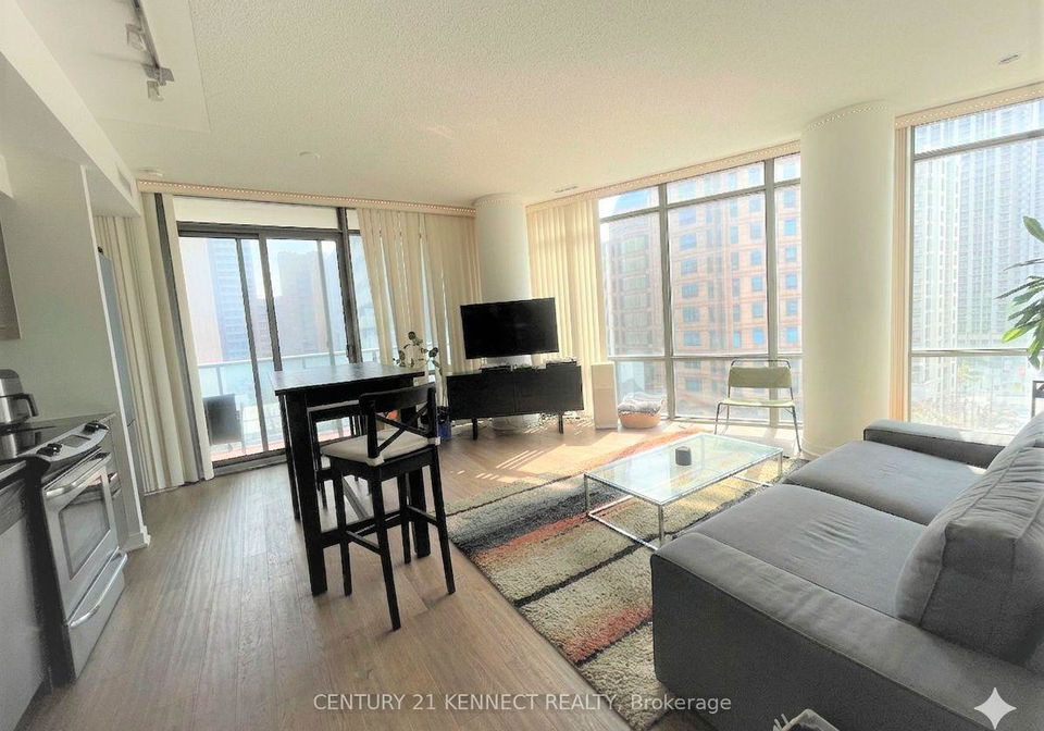 832-bay-street-toronto-ontario-c12990896