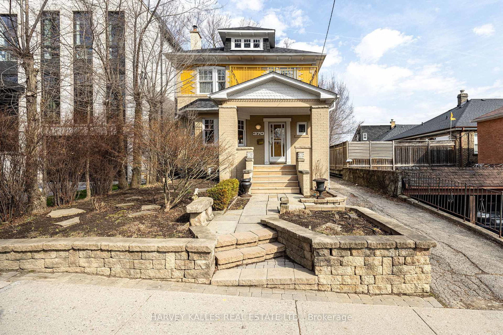 370-st-clements-avenue-toronto-ontario-c12991084