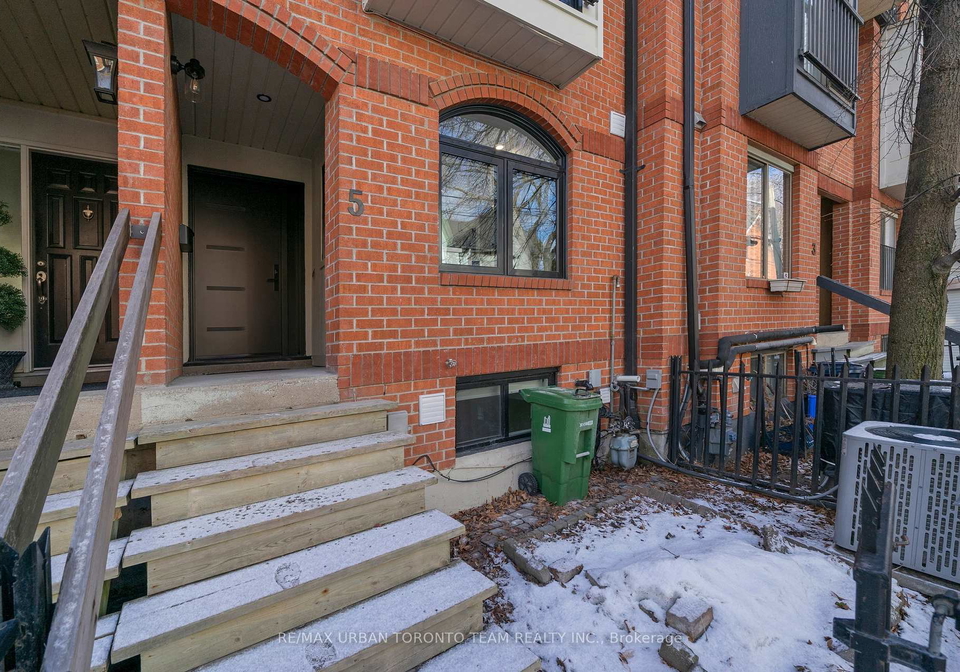 5-wascana-avenue-toronto-ontario-c12991506