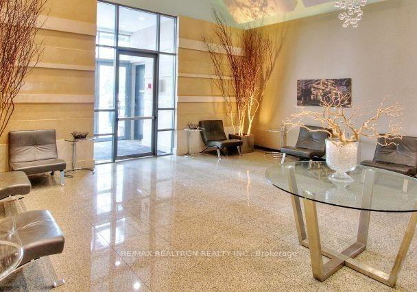 23-hollywood-avenue-north-york-ontario-c12991636