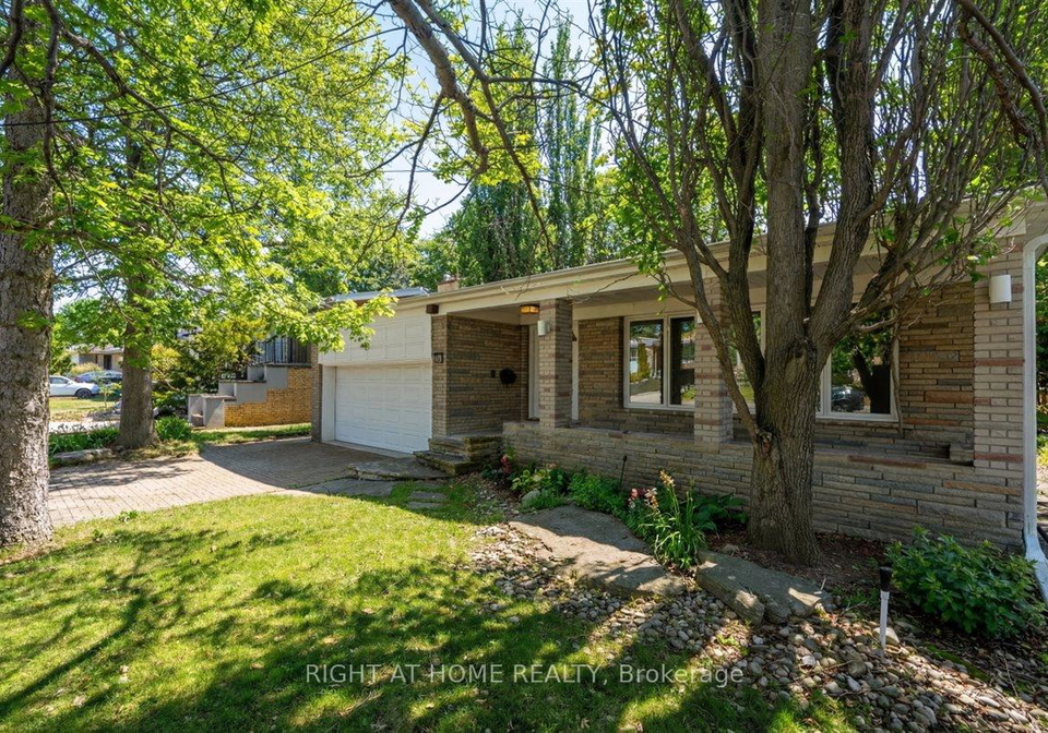 23-christine-crescent-toronto-ontario-c12992086