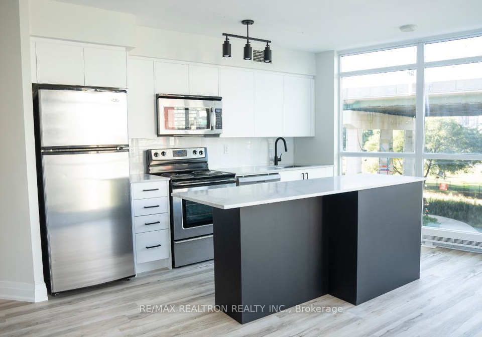 209-fort-york-boulevard-toronto-ontario-c12992346