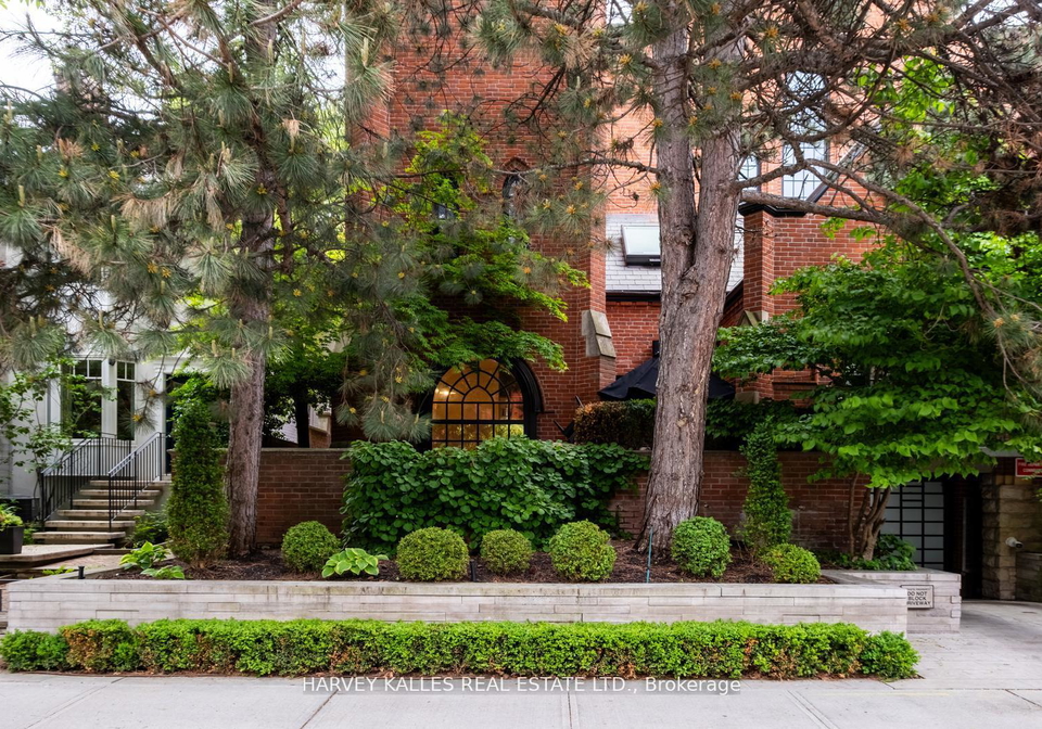 12-macpherson-avenue-toronto-ontario-c12992396