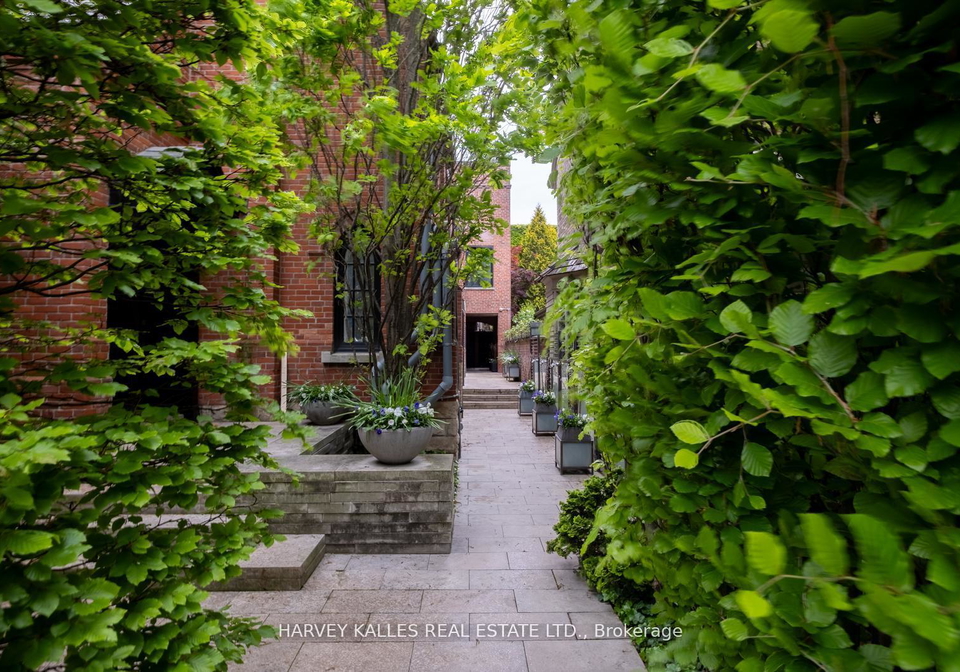12-macpherson-avenue-toronto-ontario-c12992396