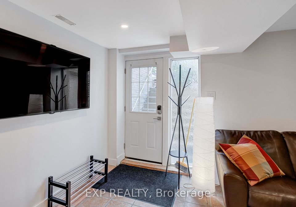 559-delaware-avenue-n-toronto-ontario-c12992404
