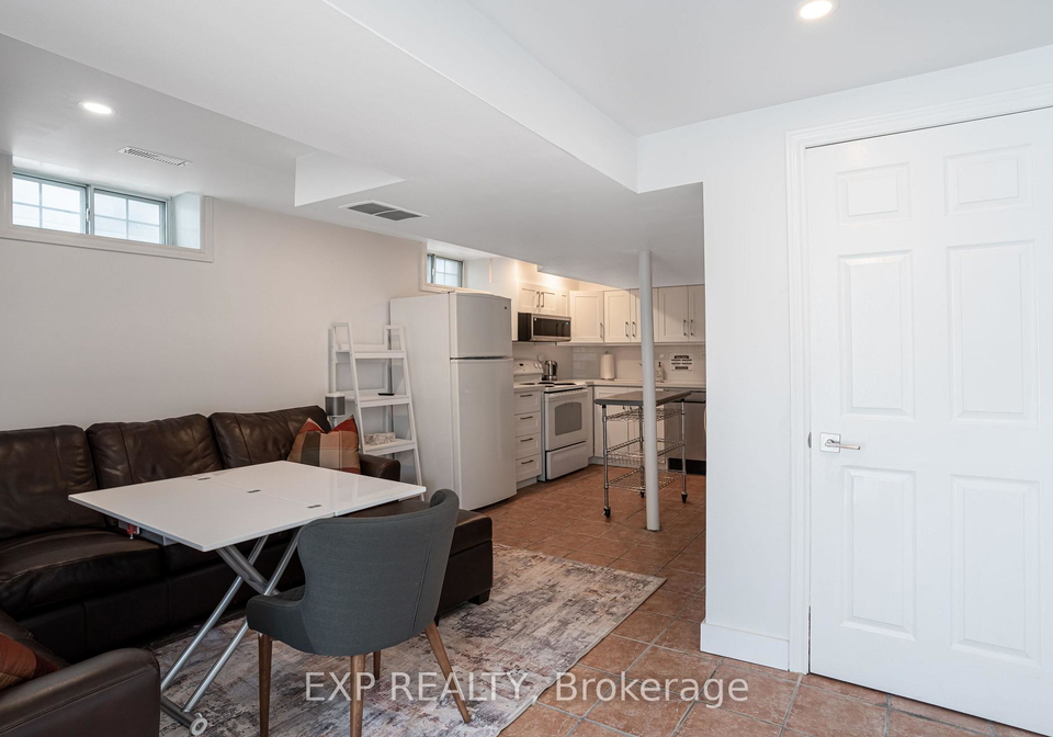 559-delaware-avenue-n-toronto-ontario-c12992404