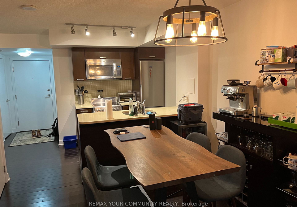 295-adelaide-street-w-toronto-ontario-c12992732