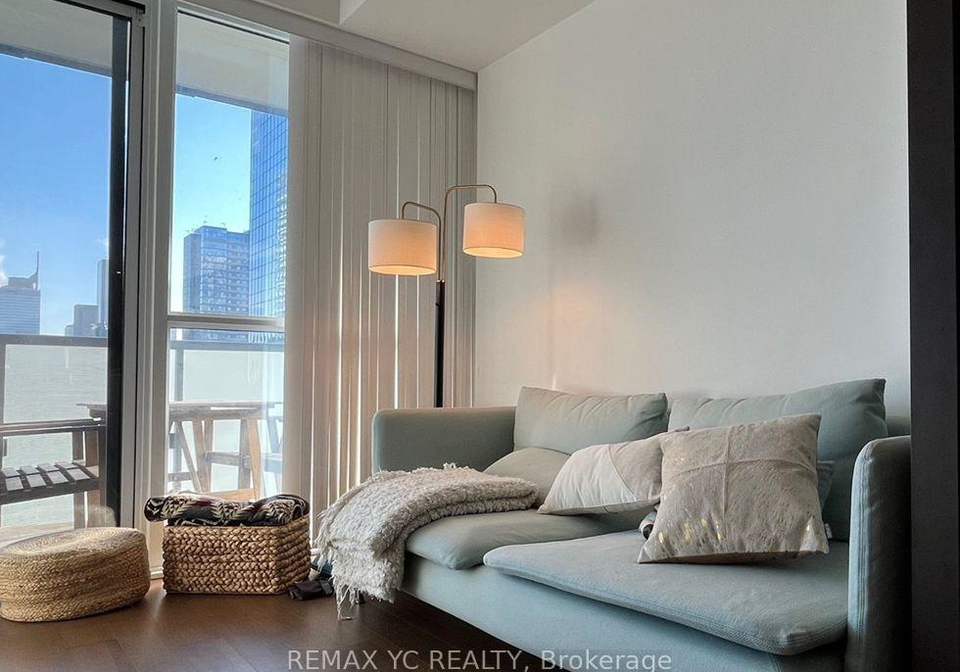 15-grenville-street-toronto-ontario-c12992736
