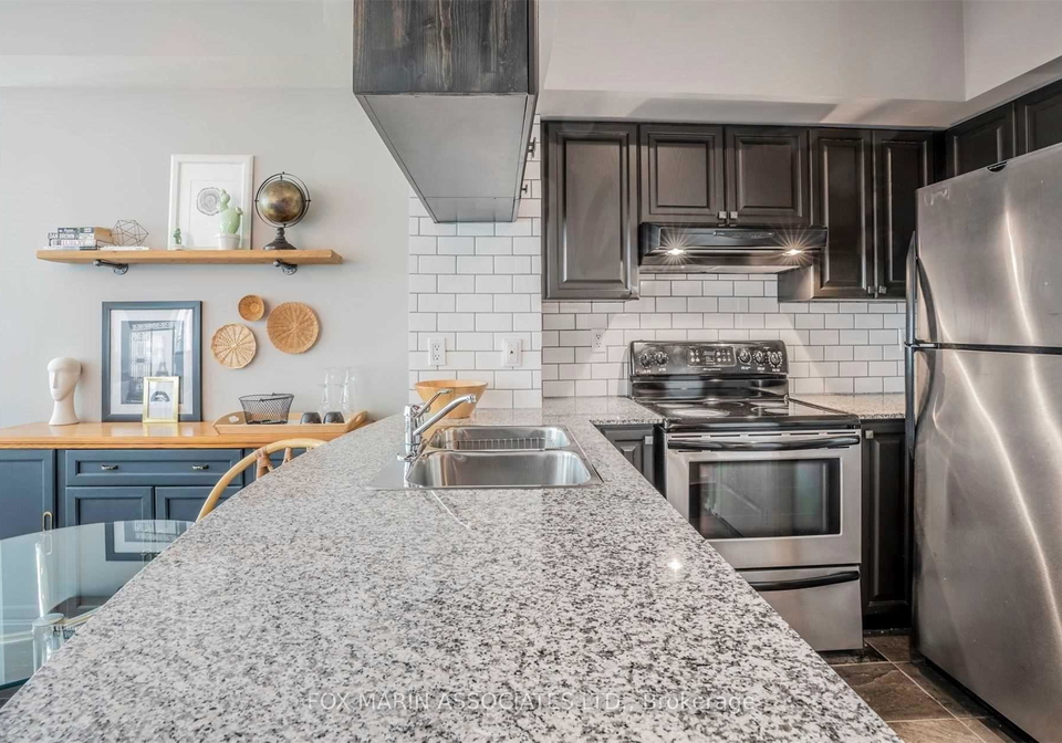 230-queens-quay-w-toronto-ontario-c12992830