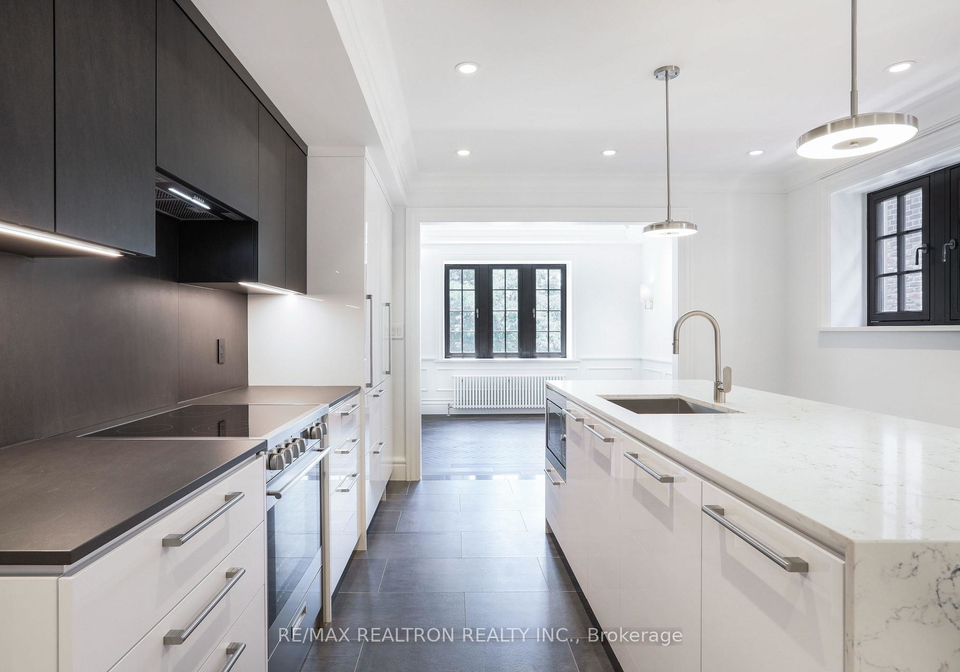 2-clarendon-avenue-toronto-ontario-c12992934