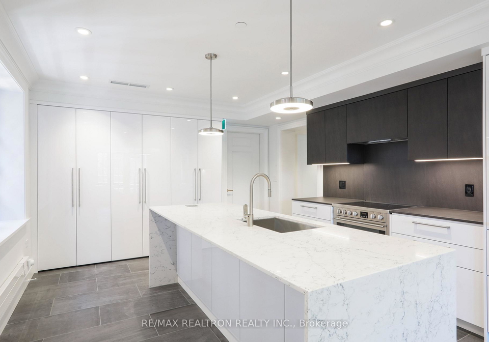 2-clarendon-avenue-toronto-ontario-c12992934