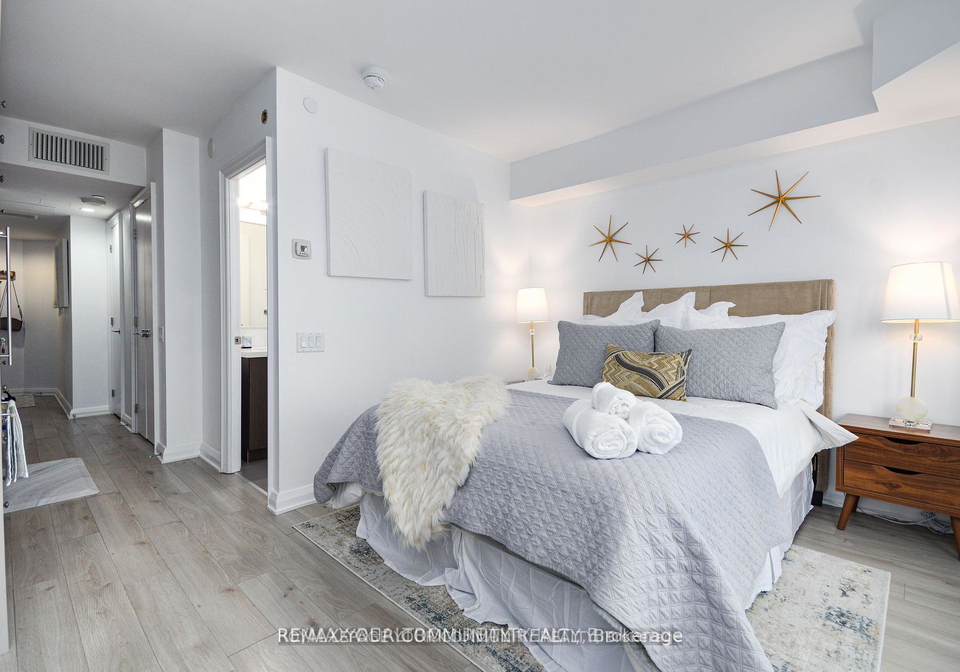 155-yorkville-avenue-toronto-ontario-c12993126